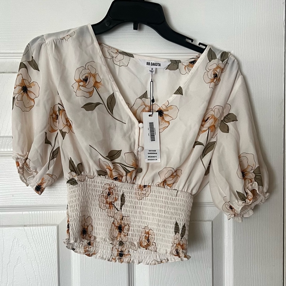NWT BB Dakota   Floral Puff Sleeve Top size small